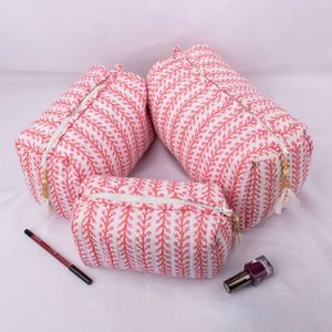 Bolsa Organizadora de Cosméticos de Algodón Acolchada, Portátil, Personalizada, de Gran Capacidad, Ligera y Ecológica, con Estampado de Bloques, Cierre y Borla - Product Image 2