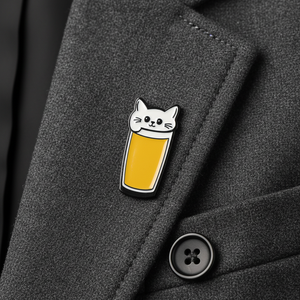 סיטונאי התאמה אישית של סיכות מתכת עם מרקם אמייל דמוי וציפוי גומי בגב - Product Image 6