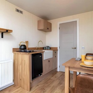 20ft 40ft Tiny Container Nhà Sẵn Sàng Tàu Thiết Kế Hiện Đại Thoáng Khí Bánh Sandwich Bảng Điều Chỉnh Cấu Trúc Phòng Tắm Cho Khách Sạn Phòng Ngủ Bãi Biển Sử Dụng - Product Image 4