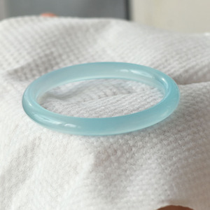 Braccialetto di giada congelata da 8 millimetri in blu mare bracciale di bellezza con barra rotonda in agata azzurra e semplice - Product Image 5