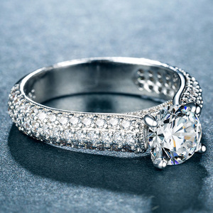 Anello da Donna con Micro Zirconi Incastonati, Elegante Gioiello per Uso Quotidiano e Feste - Product Image 3