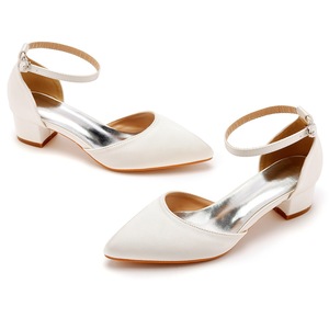 Zapatos de Novia de Satén Blanco para <span class=keywords><strong>Mujer</strong></span>, <span class=keywords><strong>Sandalias</strong></span> Casuales de Tacón <span class=keywords><strong>Medio</strong></span> a Bajo, con Punta, Gruesas y Ligeras - Product Image 4
