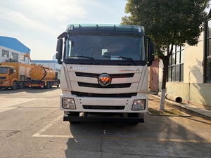 Camion-citerne d'aspiration des eaux usées Foton Auman 18 CBM équipé d'une pompe à vide italienne pour l'aspiration et le transport des eaux usées - Product Image 2