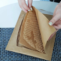 Enveloppe postale écologique en papier rembourré Emballage kraft en nid d'abeille Sac postal express