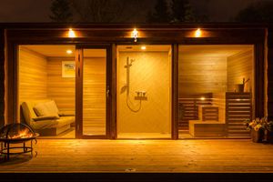 Cabina Sauna Tradizionale da Esterno in Legno Massello Premium con Vasca Idromassaggio Combinata - Product Image 4