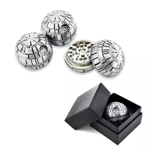 Moulin à tabac 3 couches en métal avec boîte cadeau, mignon en forme de boule de dessin animé, vente à chaud, Yiwu JUJI - Product Image 1