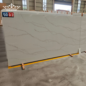 Dalles de quartz brun ondulé 5061 en pierre artificielle polie Goldtop, taille personnalisée OEM, pour intérieur d'appartement - Product Image 3
