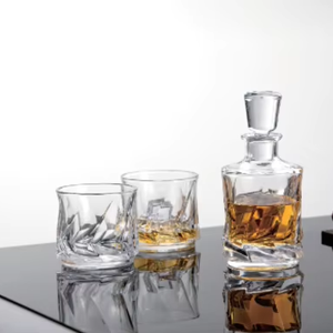 2025Hot SaleTwill Vintage <span class=keywords><strong>bouteille</strong></span> <span class=keywords><strong>de</strong></span> vin nouveau Design créatif gravé bande verticale empilable cristal verre whisky carafe ensemble - Product Image 2