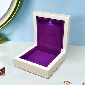 Boîte à bijoux rectangulaire en bois de luxe personnalisée avec logo, emballage et rangement miroir, vente en gros DS - Product Image 6