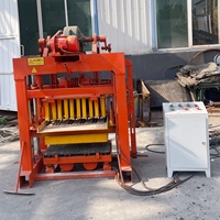 Machine à fabriquer des briques à emboîtement haute pression avec structure auto-bloquante et briques durables