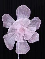 Bunga Peony Organza Jala Raksasa Desain Baru dengan Stand, Warna Sesuai Pesanan untuk Dekorasi Pernikahan Komersial Indoor Outdoor