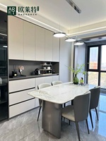 Buffet de maison moderne ARET avec vitrine en verre, éclairage LED et tiroirs de rangement
