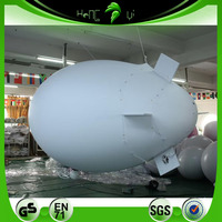 Dirigeable géant gonflable en PVC blanc télécommandé, personnalisé, durable pour les défilés et la décoration d'événements