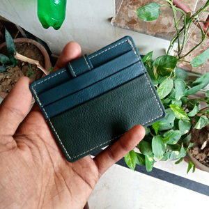 กระเป๋าใส่บัตรหนังแท้พรีเมียม ดีไซน์บางเฉียบ พร้อมช่องใส่บัตรหลายช่อง ปิดด้วยกระดุมแป๊ก - Product Image 3