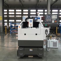 Máquina de Grabado CNC ND Group con Software ArtCAM, Área de Trabajo de 400x400mm, Mesa de Vacío, Servomotor, Matrices de Latón/Cobre de Alta Precisión