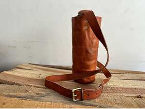 Étui pour bouteille d'eau en cuir avec boucle de ceinture, sangle réglable durable faite à la main, étui de transport élégant pour les activités de voyage et de randonnée - Product Image 3