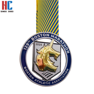 Medaglia Sportiva Personalizzata in Metallo per la 129a Maratona di Boston, Placcata in Oro con Nastro 3D e Logo Personalizzato Pantone, 20 Anni di Esperienza di Fabbrica - Product Image 3