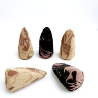 MissAdore Éponge de maquillage bicolore en forme de langue, style pointe, hydrophile, sans latex, conique arrondie, pour poudre humide