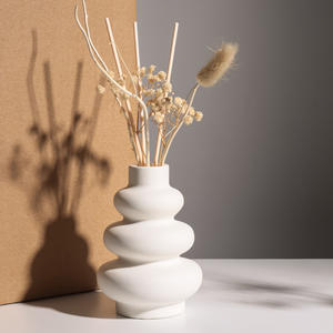 Diffuseur <span class=keywords><strong>de</strong></span> parfum en céramique nordique <span class=keywords><strong>de</strong></span> luxe 150 ml avec bâtonnets floraux, parfum frais sans <span class=keywords><strong>alcool</strong></span>, arôme longue durée pour hôtels et salons - Product Image 3