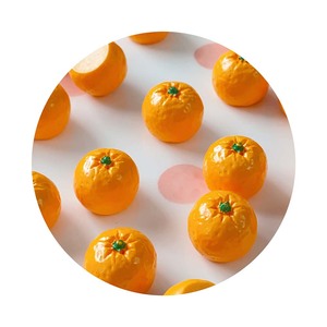 100 Piezas de Mini Figuras de Naranjas Artificiales de Resina, 16*18MM, Adornos Realistas de Fruta de Naranja para Decoración Navideña, del Hogar, Cocina y Fiestas - Product Image 3