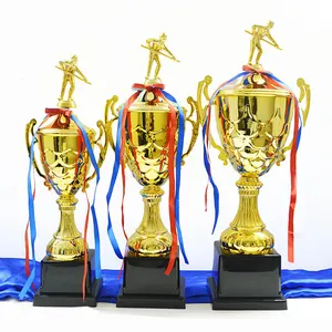 Nouveau trophée de billard en métal doré design personnalisé figurine populaire trophée de billard avec grande tasse pour champion club ligue