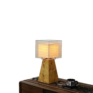 Lámpara de Mesa de Madera Maciza con Pantalla de Vidrio, Bombilla LED E27, Interruptor de Perilla, Luz Ambiental para Dormitorio, Diseño que Cuida la Vista - Product Image 1
