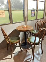 Ensemble table et chaises de style rétro en bois massif vintage pour restaurants, cafés, pâtisseries et espaces commerciaux