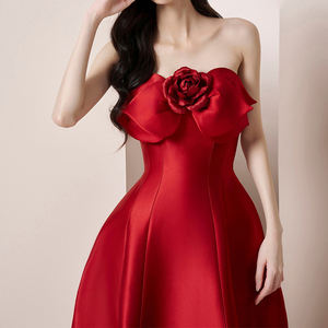 ZYHT 70116 Elegante Abito da <span class=keywords><strong>Sera</strong></span> Senza Spalline a Linea A, Produttore <span class=keywords><strong>di</strong></span> <span class=keywords><strong>Abbigliamento</strong></span>, Vestito Midi con Fiori 3D in Raso <span class=keywords><strong>Rosso</strong></span> per Feste da Donna - Product Image 2