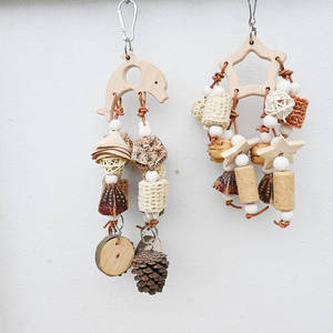 ของเล่นนกแก้วทำจากไม้ธรรมชาติเป็นมิตรกับสิ่งแวดล้อมสำหรับกรงนกรูปกรวยข้าวโพดจุกไม้สำหรับกัด - Product Image 4