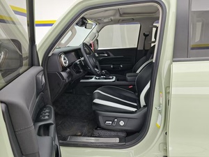 Voitures d'occasion Tank 300 2023 <span class=keywords><strong>2</strong></span>.0T City Edition SUV élégant 4x4 Automatique Conduite à gauche Vente en gros Stock disponible - Product Image 5