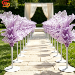 Centro de Mesa para Boda con Flores Gigantes de Organza Transparente y Volantes, Color Morado Soñador, 3 pies de Largo - Product Image 1
