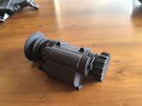 PVS-14 Night Vision Monocular S Gen2+ IIT Pembesaran 1x Tampilan Lapangan Ultra Lebar Iluminator Inframerah (IR) Terintegrasi Cahaya Terang