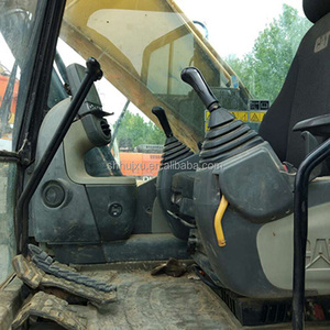 Modèle mis à jour : Excavatrice sur chenilles d'occasion Caterpillar 320D2 de 20 tonnes avec fonctions améliorées - Product Image 4