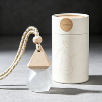 Vente en gros d'usine - Flacon diffuseur d'huile parfumée pour voiture en verre givré carré de 8 ml avec logo gravé et boîte cadeau