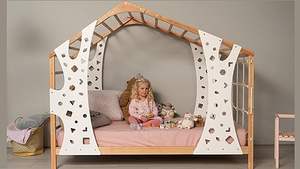 Cama Montessori para Niños Pequeños con Estructura de Madera, Gimnasio de Escalada y Patas de Mono - Product Image 3
