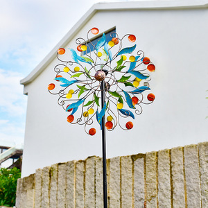 Décorations artisanales de cour en métal Ensemble de 3 ornements de jardin de moulin à vent en métal coloré - Product Image 3