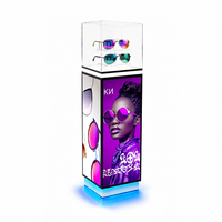 Affichage LED en colonne à 4 faces à haute luminosité, prêt à l'emploi en intérieur, avec plateforme de présentation en acrylique intégrée en haut