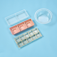 Boîte-cadeau cosmétique personnalisée en plastique coloré avec insert de positionnement en relief, plateau intérieur en blister