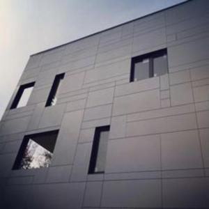 Panneaux de revêtement mural en aluminium perforé haut de gamme modernes, façade extérieure imperméable pour la décoration des bâtiments - Product Image 3