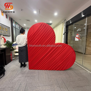 Arche en métal personnalisée en forme de cœur avec housse en tissu, arche en tissu à volants en forme de cœur rouge pour la décoration de mariage - Product Image 3