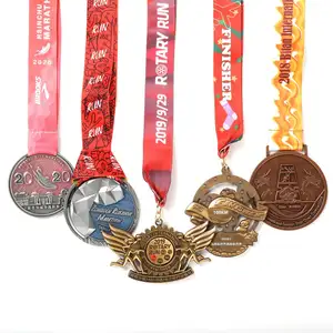 Medalhas de esmalte com fita, fabricação de logotipo de liga de zinco para futebol, maratona, corrida, esportiva, design personalizado, metal