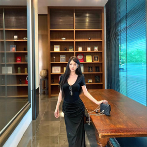 Korean Style V Neck Pleated Waist Bodycon Dress Black Elegant Cocktail Dress Women Summer Solid Color Fashion Dress - Product Image 2