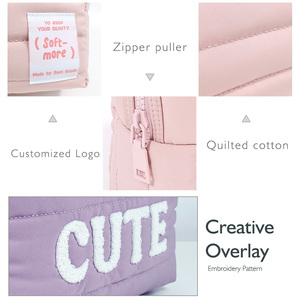 Tự Làm Màu Rắn Vải Sang Trọng Fluffy Bông Make Up Túi Du Lịch Biểu Tượng Tùy Chỉnh Bông Trang Điểm Pouch Mỹ Phẩm Túi Thiết Lập Nhà Sản Xuất - Product Image 3