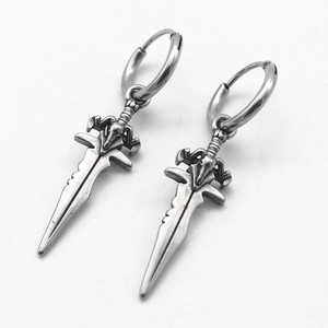 Pendientes colgantes con forma de espada y diseño de cabeza de oveja de yunnique, joyería de moda de acero de titanio para hombres y mujeres, pendientes de plata tibetana - Product Image 1