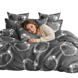 Parure de lit Cœur Étoilé Gris en Polyester pour Dropshipping UE – Linge de Lit Romantique – Stock Pologne - Product Image 1