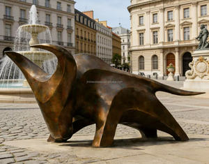 Sculpture <span class=keywords><strong>de</strong></span> taureau abstrait en bronze sur mesure grandeur nature, couleur personnalisée, thème animal intérieur/extérieur - Product Image 3