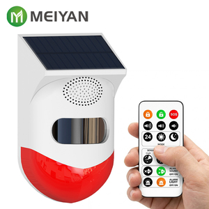 Alarme solaire extérieure étanche avec détecteur de mouvement PIR et sirène à lumière stroboscopique télécommandée pour la sécurité des fermes et des jardins - Product Image 1