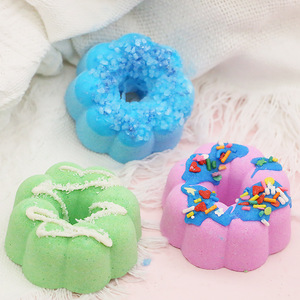 Bombes de bain artisanales OEM en forme de donut, bombes de bain amusantes en forme de cupcake, boules de sel de luxe, SPA à domicile, jouets de Noël pour enfants, femmes et filles - Product Image 5