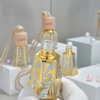 Diffuseur de parfum pour voiture en verre décoratif, flacon suspendu pour voiture, bouchon en bois, motif doré, logo personnalisé, vente en gros