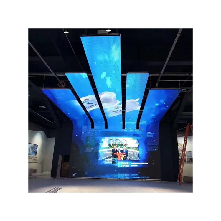 2022 Nieuwe Ontwerp Art Modeling Hoge Kwaliteit P2.5 Gebogen Flexibele Flexibele Led Display